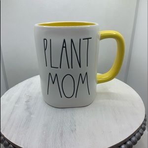 Rae Dunn “Plant Mom” Mug Yellow Handle & Inside